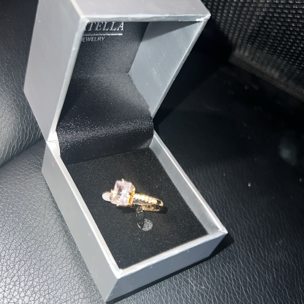 Size 7 gold plated CZ ring - Picture 4 of 6